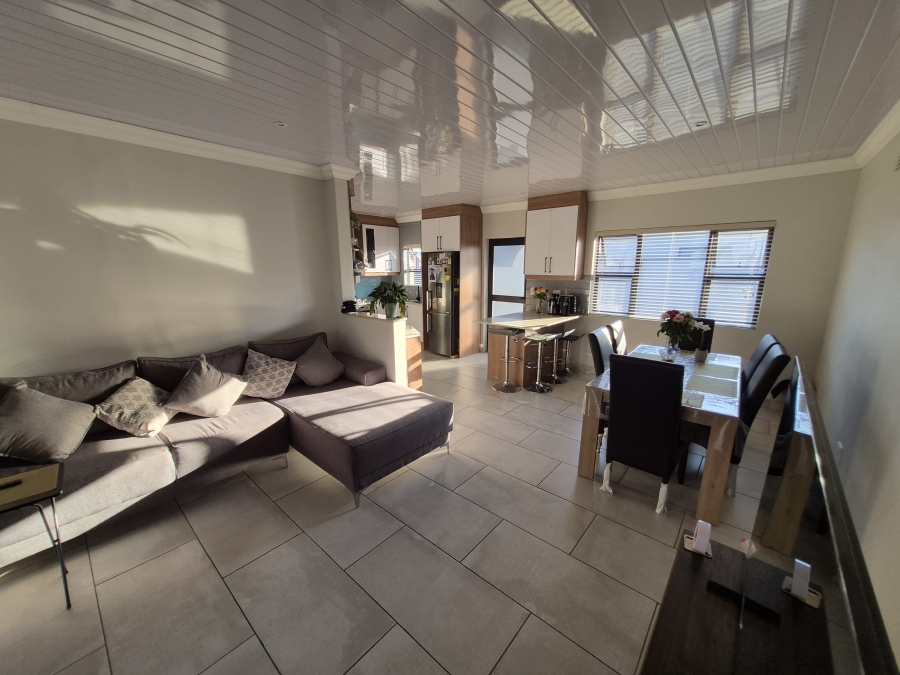 To Let 3 Bedroom Property for Rent in Penlyn Estate Western Cape